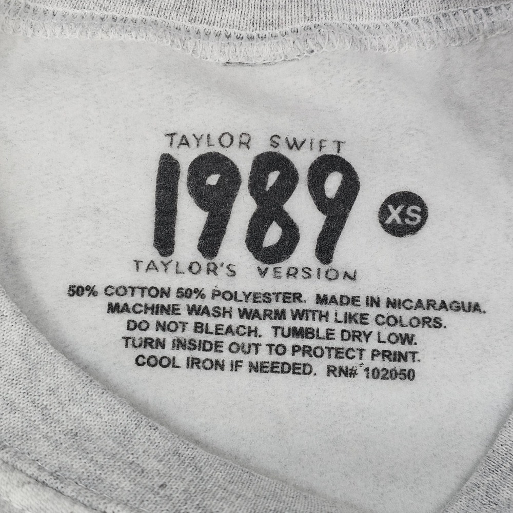 Taylor Swift 1989 Spotify Fans First Crewneck Sweatshirt Womens XS Tracklist - Picture 3 of 7